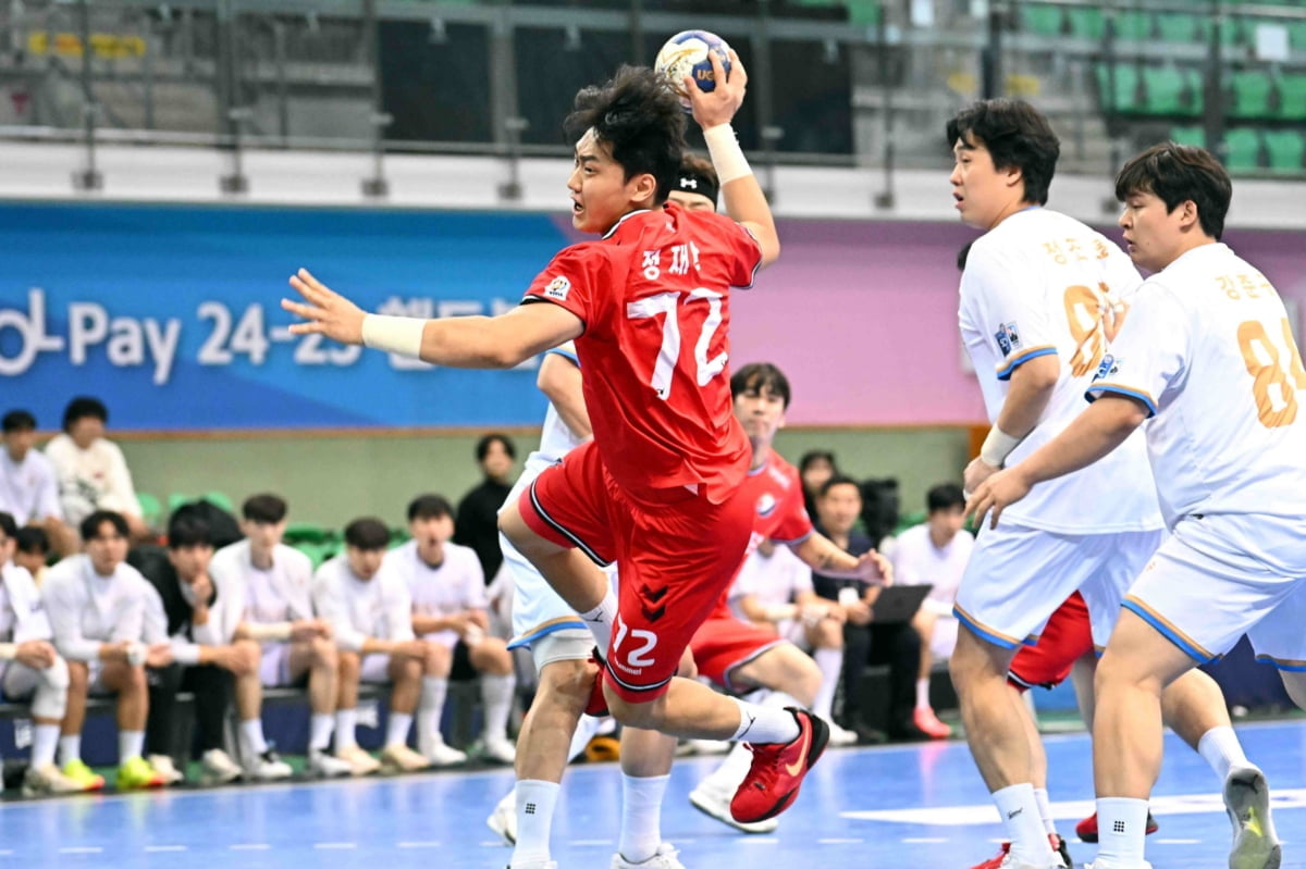 独行侠第三节强势轰出13-0 将分差扩大至20分以上