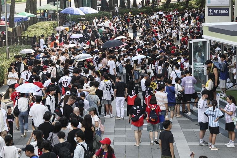 西媒：皇马已通知总监索拉里，如果安帅下课他将担任临时主帅