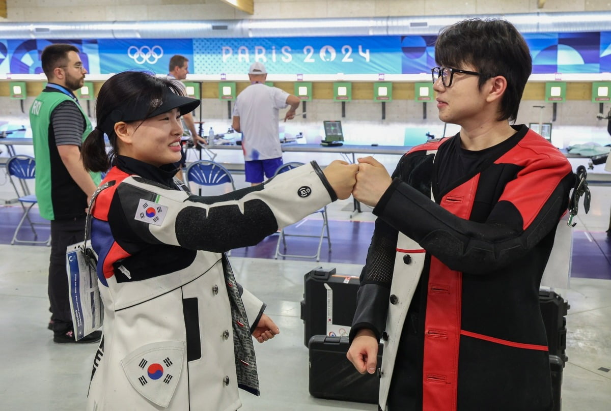 NBA战报：东欧组合贡献59分，迪克空砍27分，独行侠125-118猛龙