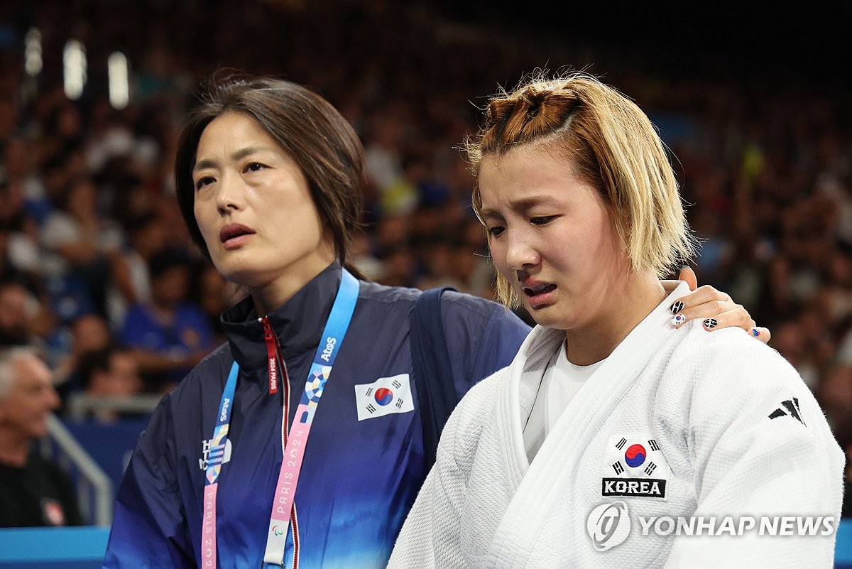 状态火热！科利尔19中11狂砍38分6篮板 帮助山猫主场取胜