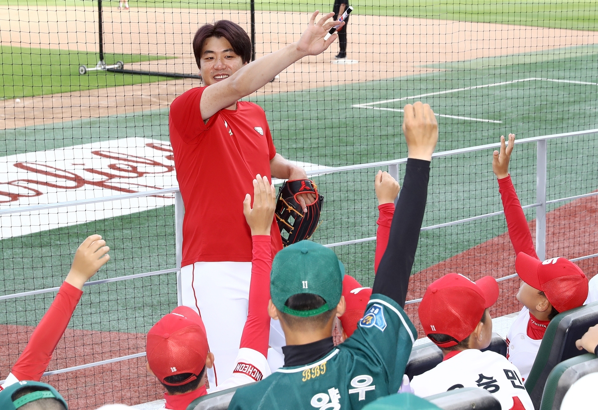 拜仁战大巴黎的战术板遭泄露，孔帕尼或尝试4-2-2-2阵型