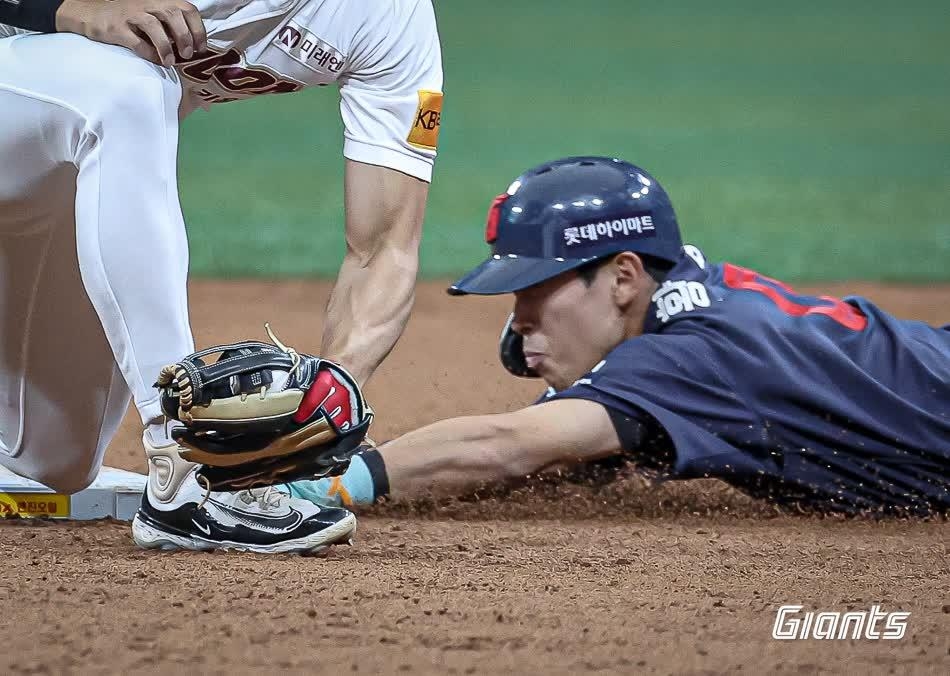 京都不死鸟官方：中场武田将平训练中半月板受伤 将缺席3-4个月